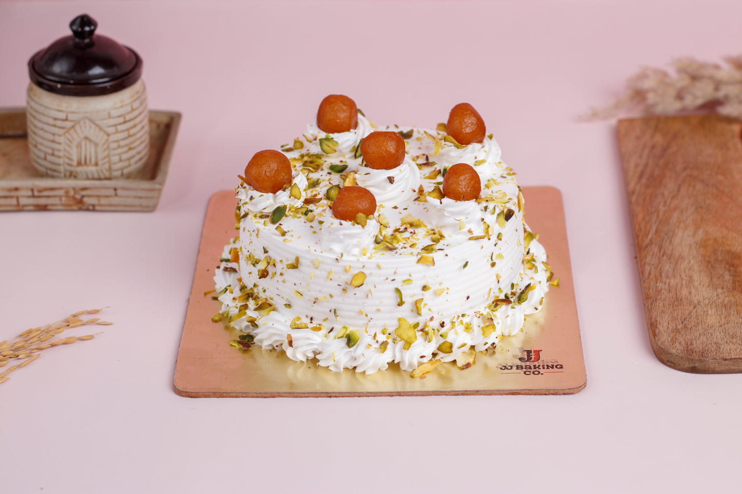 Gulab Jamun Pista Cake (500gm)